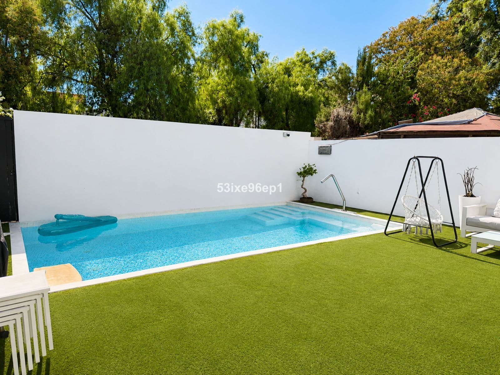 Semi-Detached House in Nueva Andalucía, Nueva Andalucía