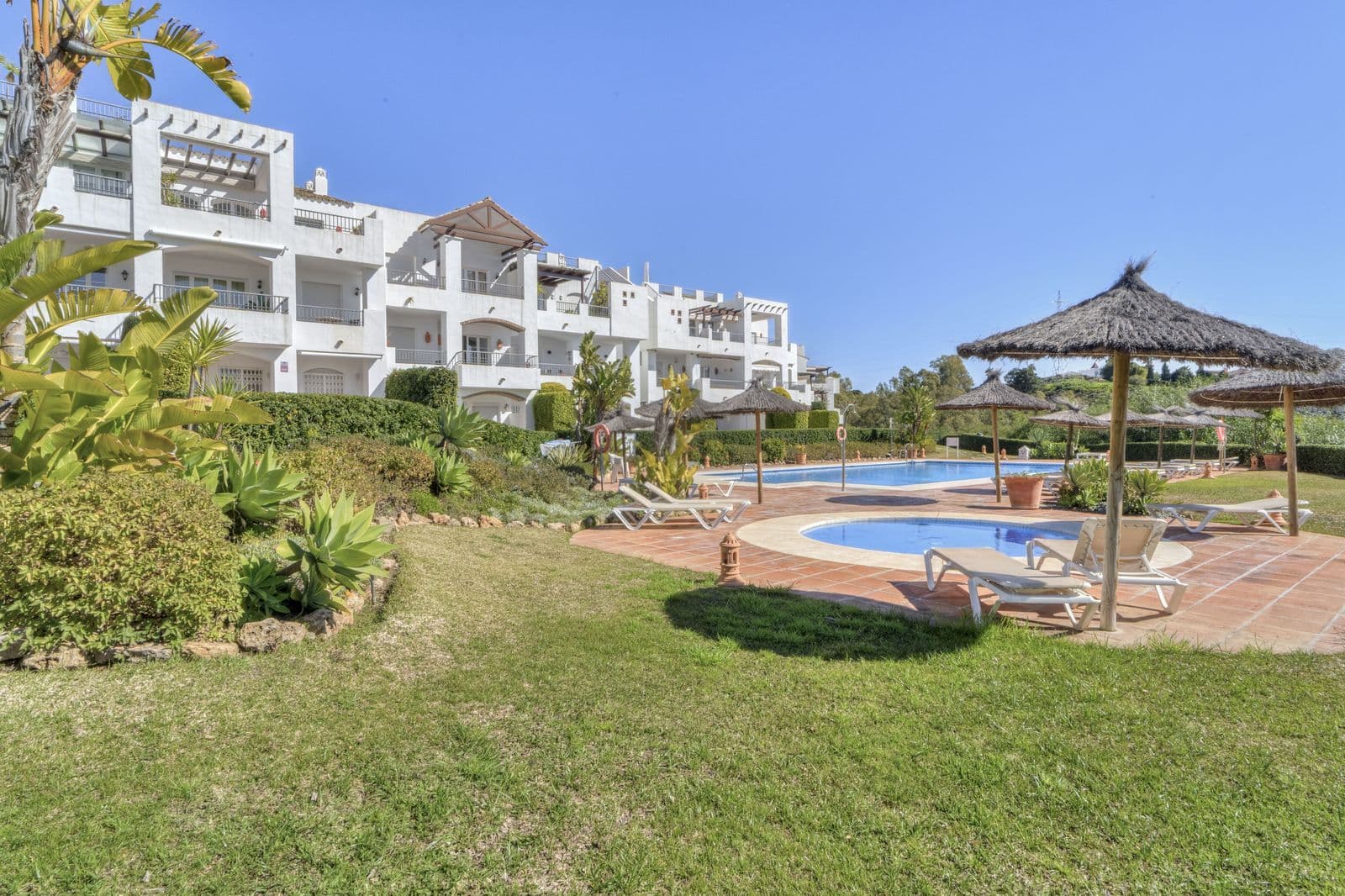 Middle Floor Apartment in Los Arqueros, Benahavís