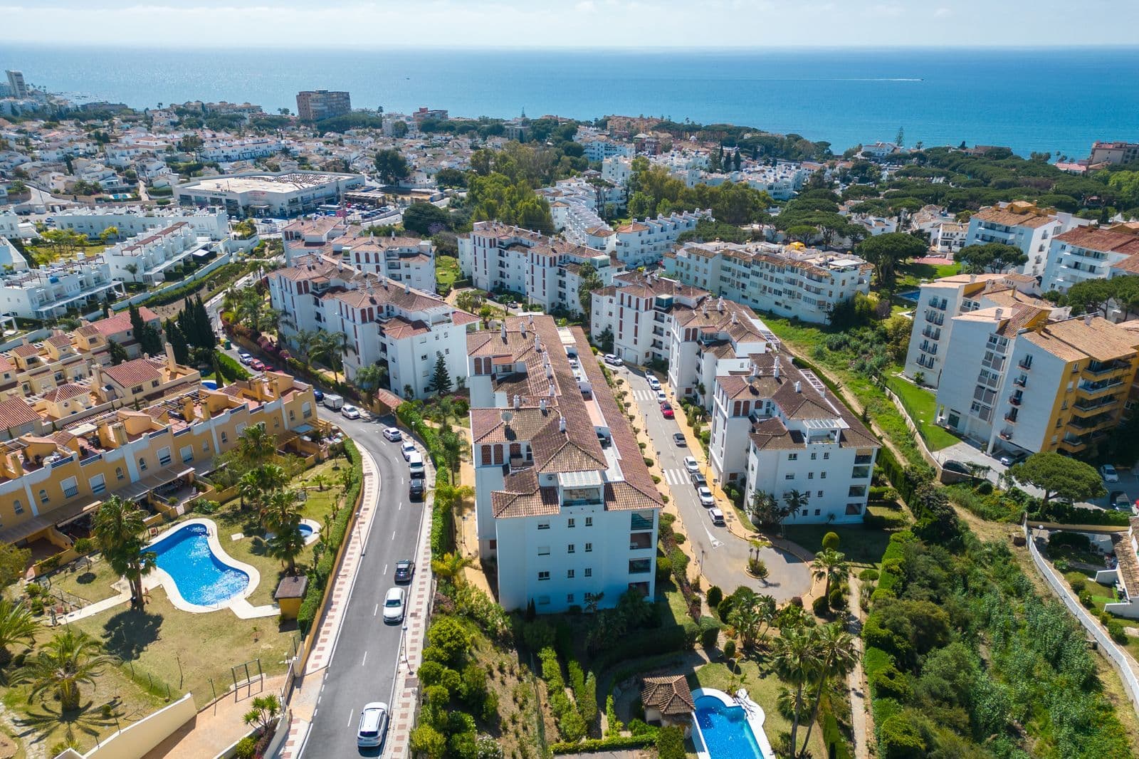 Middle Floor Apartment in Calahonda, Mijas