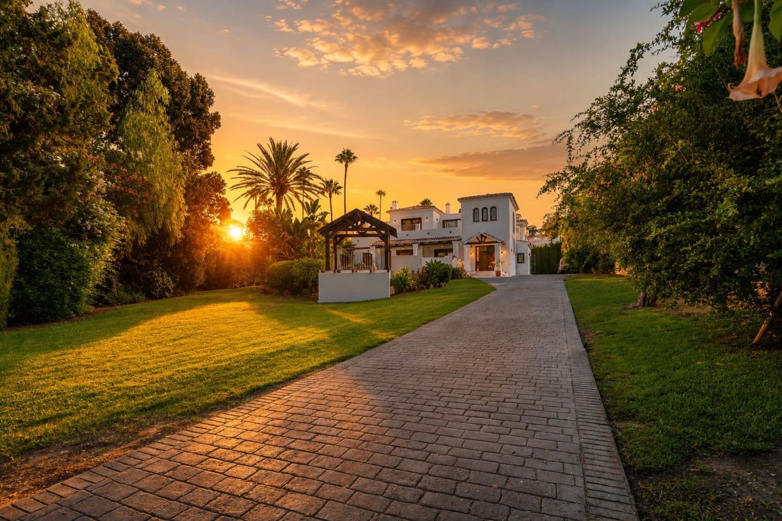 Detached Villa in El Rosario, Marbella East