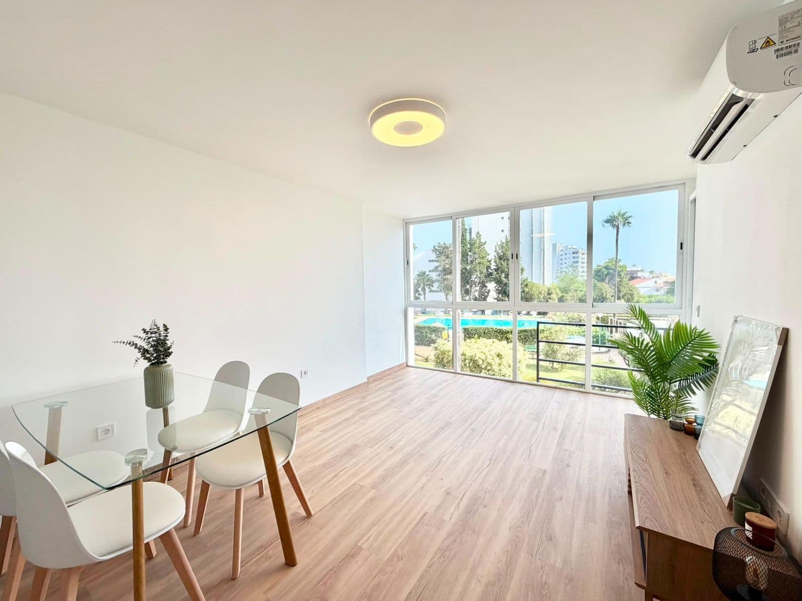 Middle Floor Apartment in Benalmadena, Benalmádena