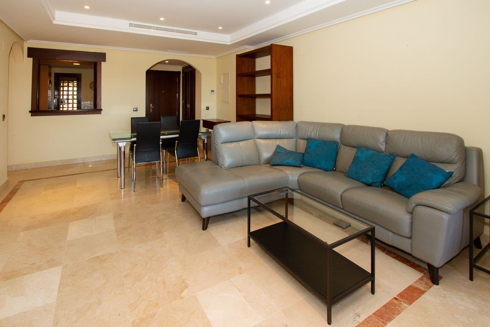 Ground Floor Apartment in La Mairena, Marbella East