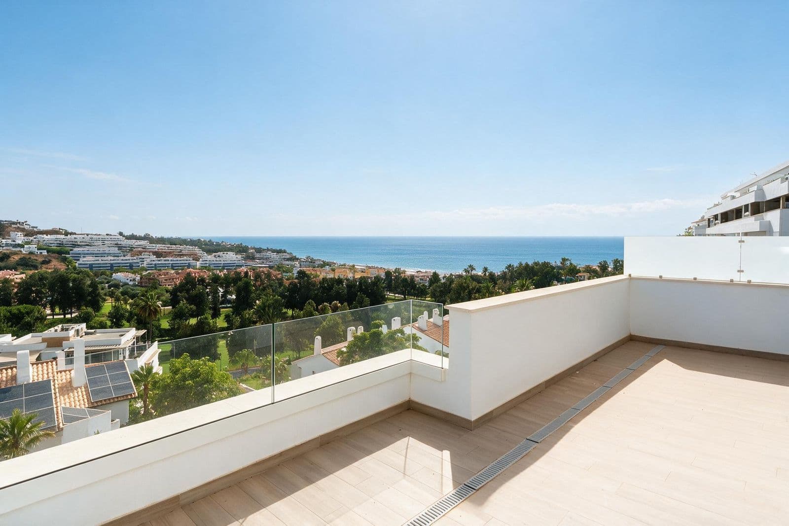 Middle Floor Apartment in La Cala de Mijas, Mijas
