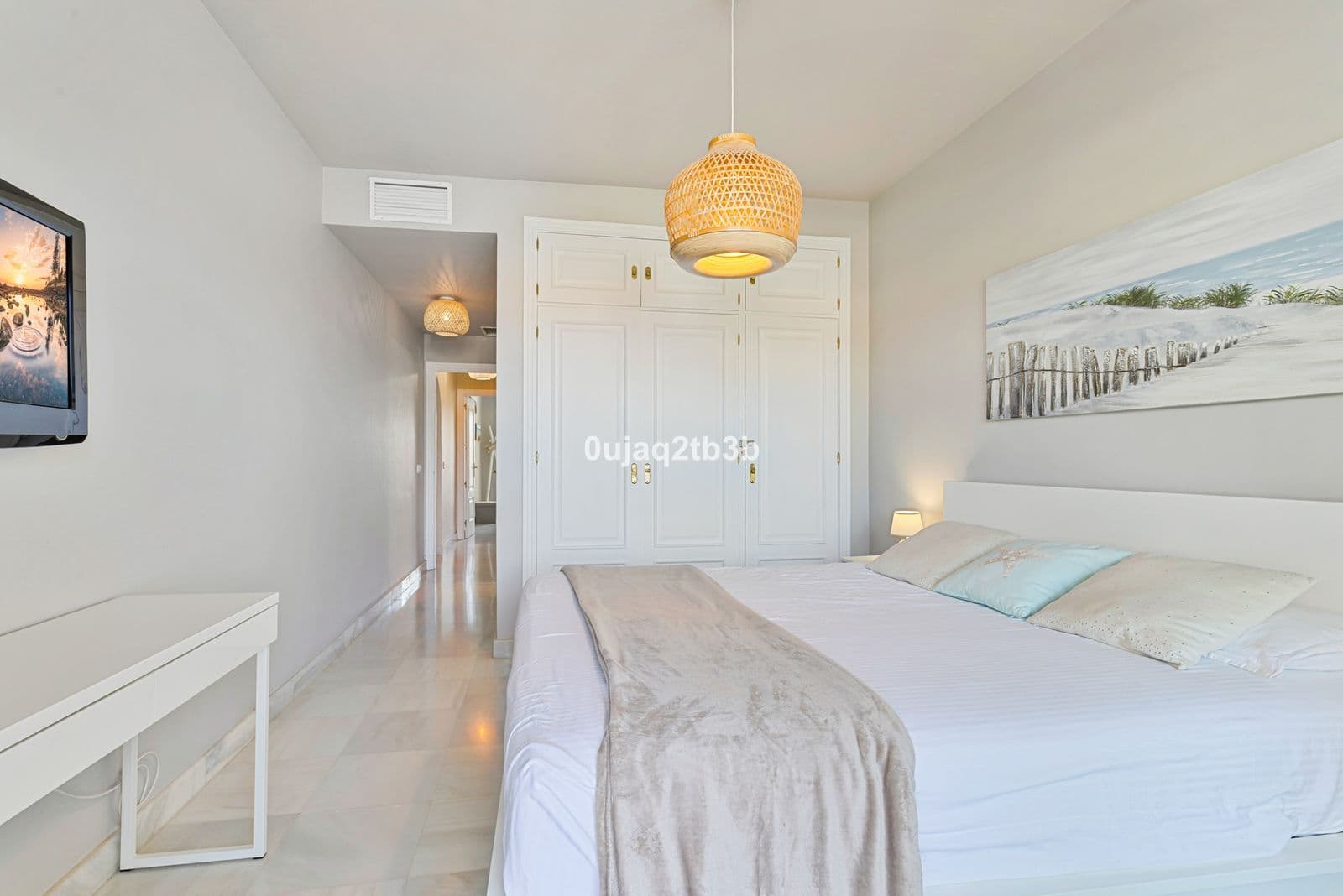 Middle Floor Apartment in Aloha, Nueva Andalucía