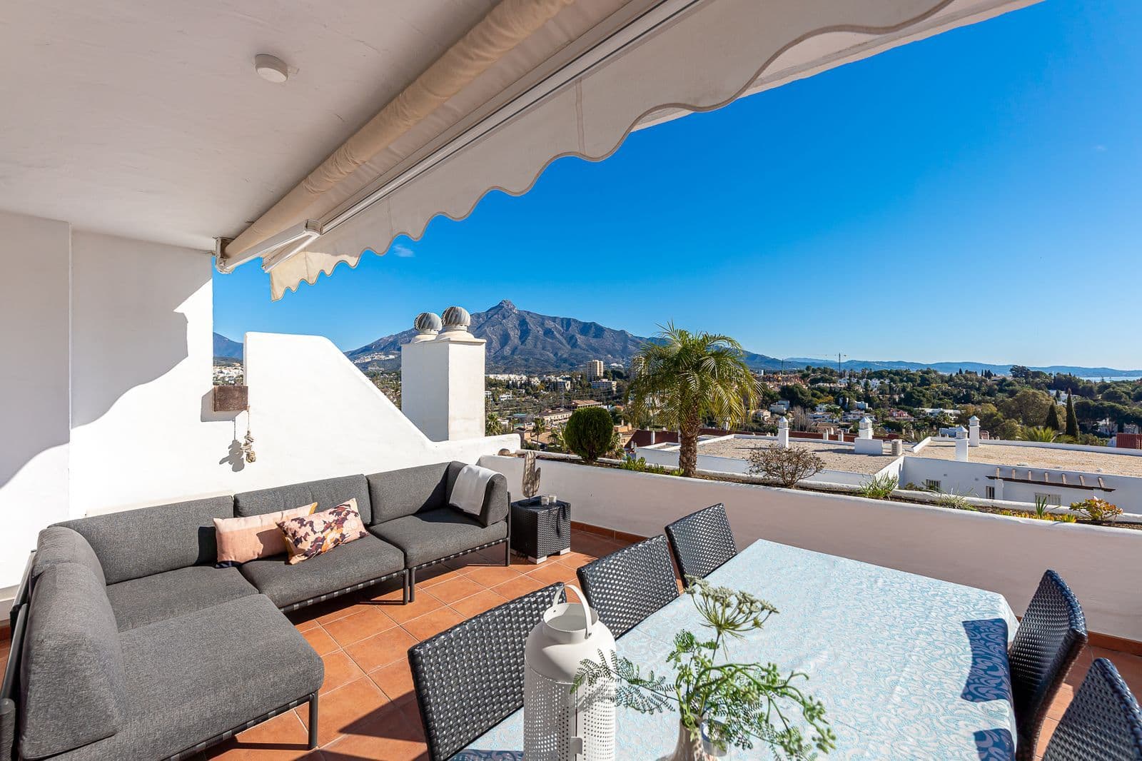 Middle Floor Apartment in Nueva Andalucía, Nueva Andalucía