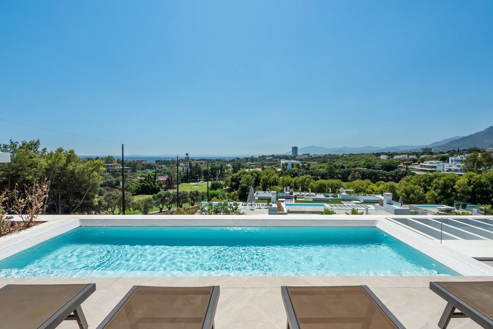 Penthouse Duplex in Santa Clara, Marbella East