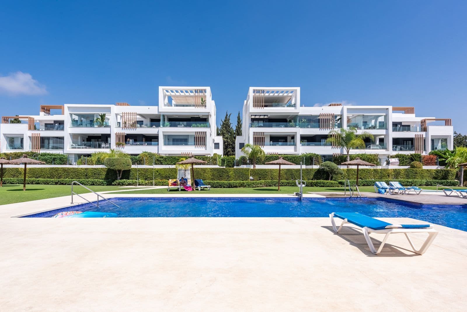 Middle Floor Apartment in Bel Air, Estepona