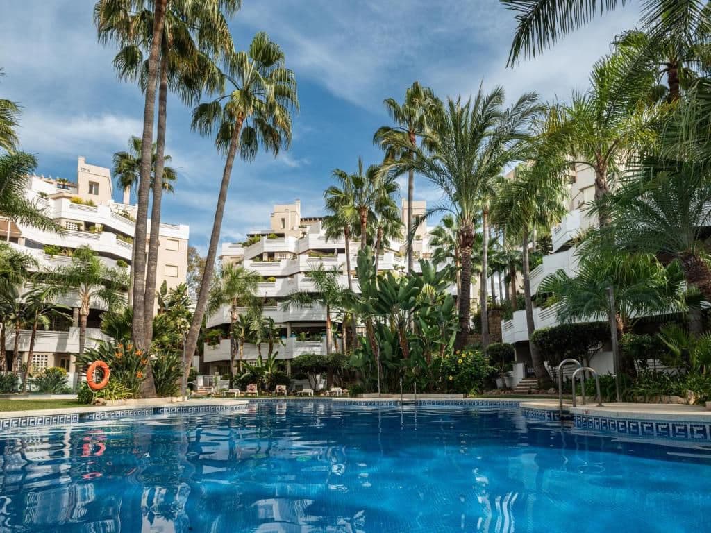 Middle Floor Apartment in Nueva Andalucía, Nueva Andalucía