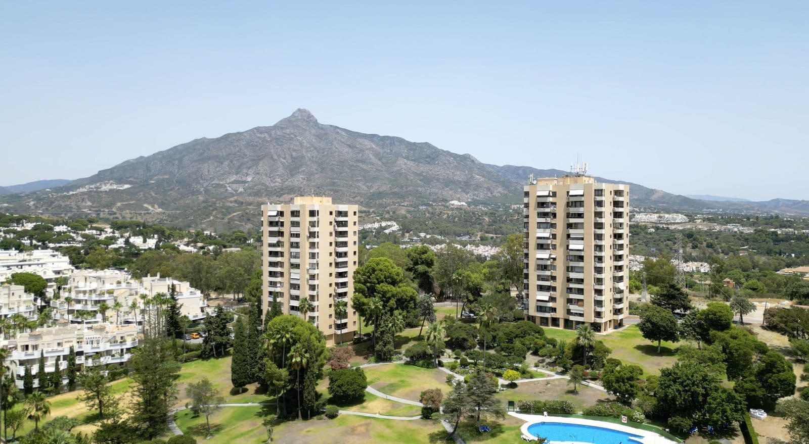 Middle Floor Apartment in Nueva Andalucía, Nueva Andalucía