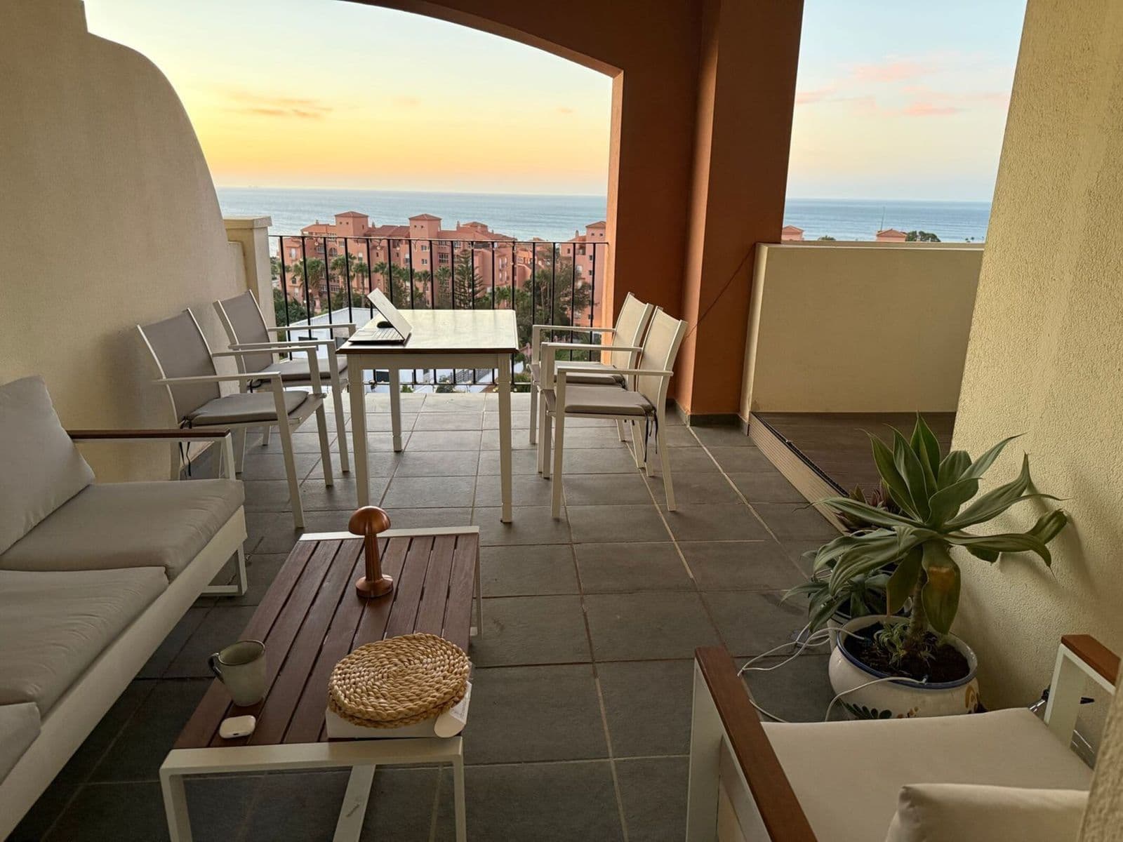 Middle Floor Apartment in La Duquesa, Manilva