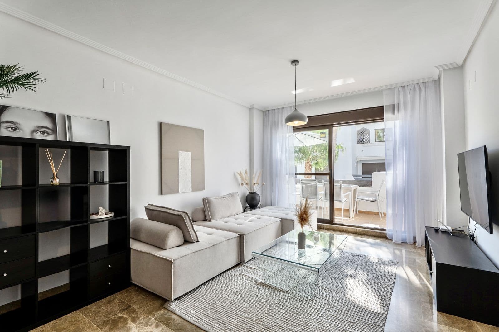 Middle Floor Apartment in Selwo, Estepona