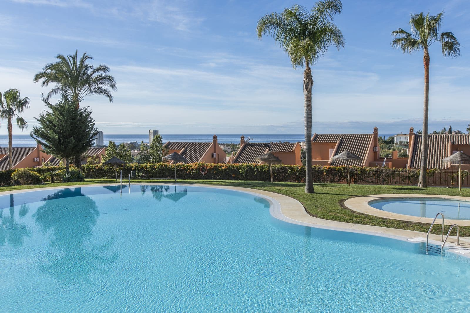 Middle Floor Apartment in Elviria, Marbella East