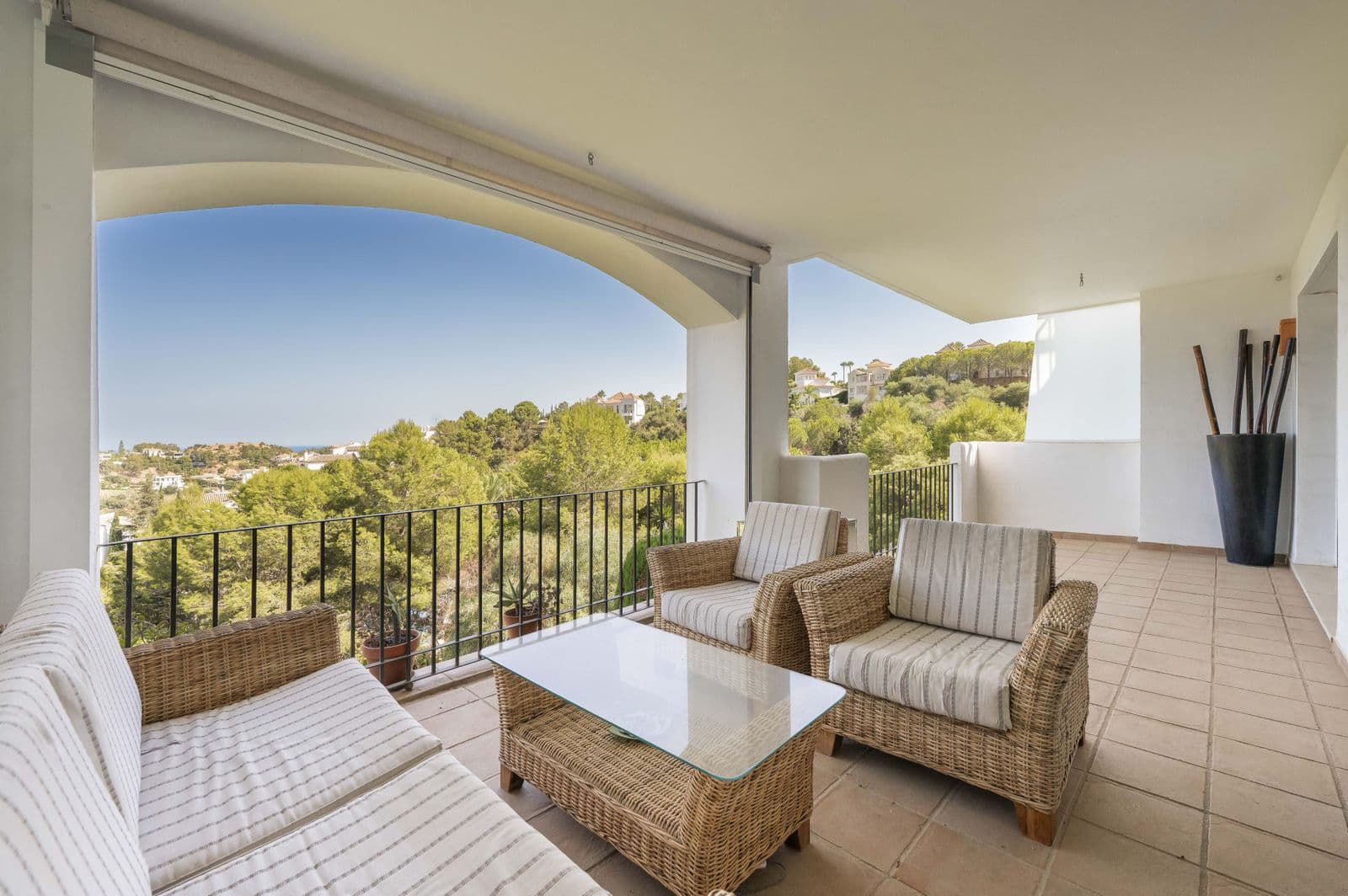 Middle Floor Apartment in Benahavís, Benahavís