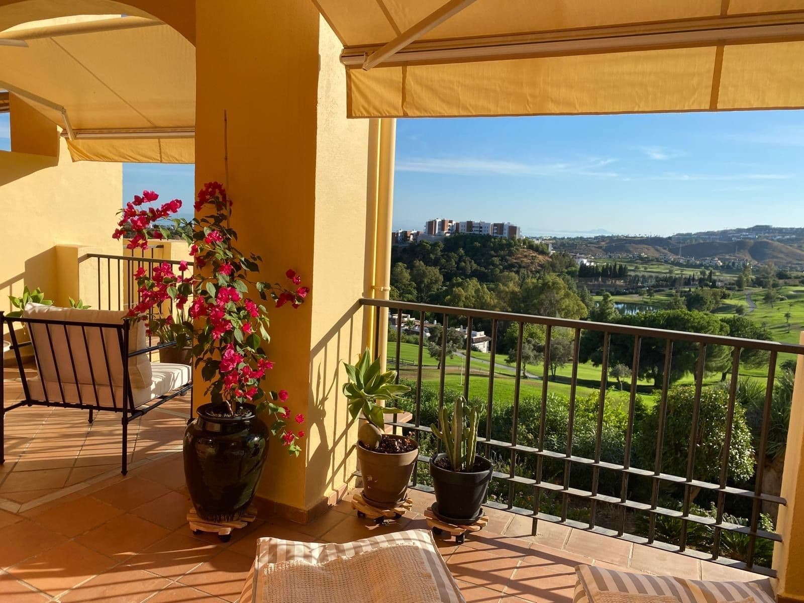 Middle Floor Apartment in Los Arqueros, Benahavís