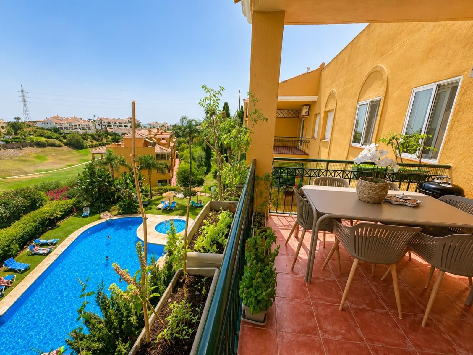 Middle Floor Apartment in Riviera del Sol, Mijas