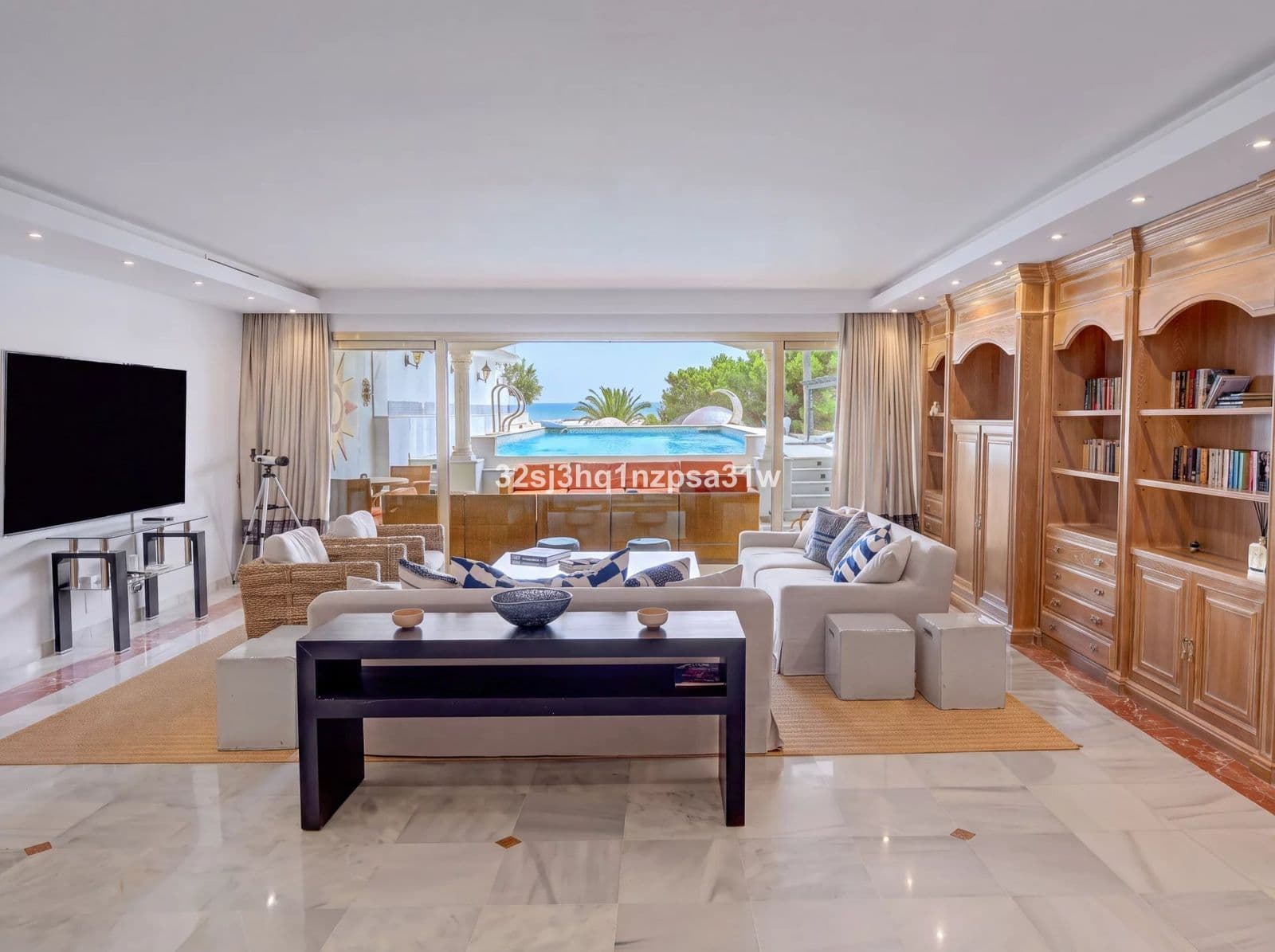 Middle Floor Apartment in Puerto Banús, Marbella