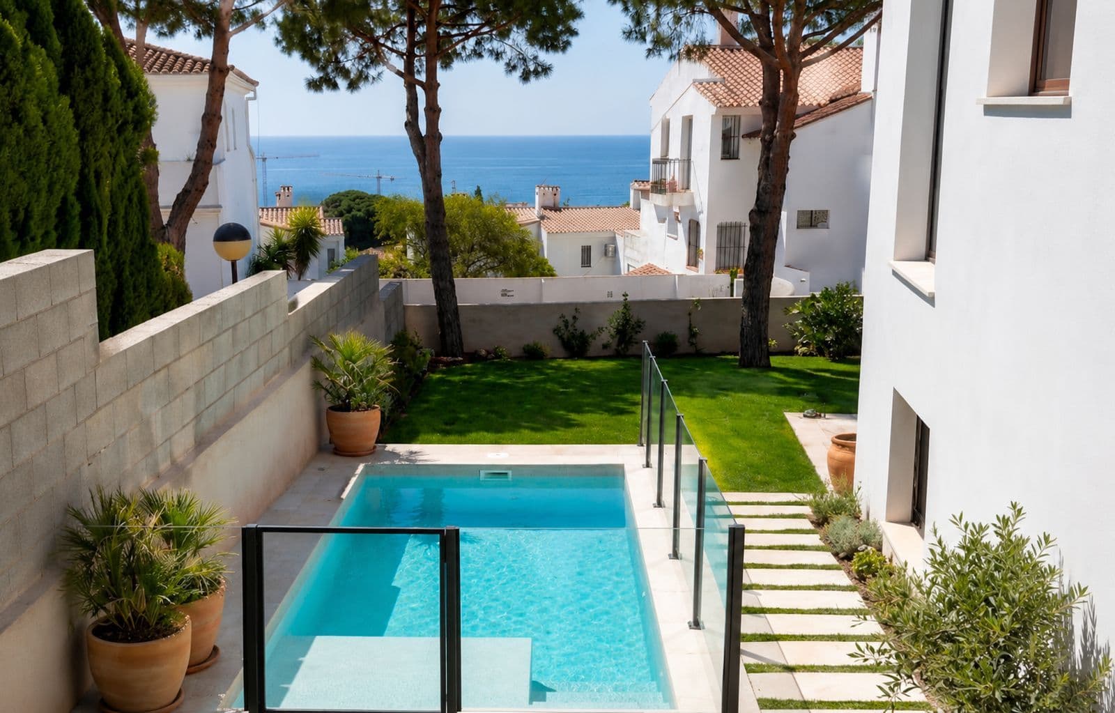 Semi-Detached House in Manilva, Manilva