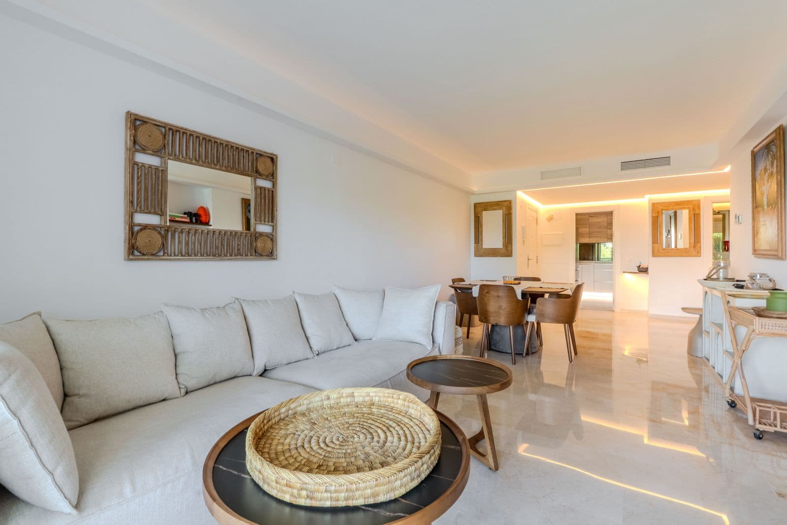 Middle Floor Apartment in Puerto Banús, Marbella