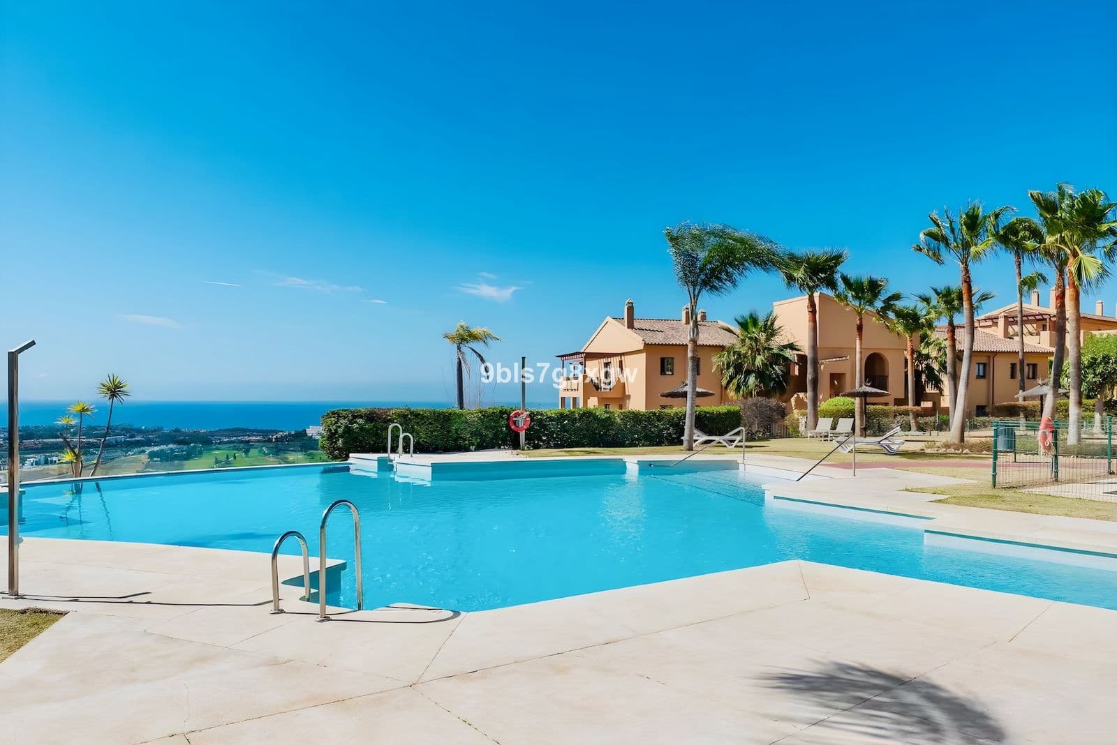 Middle Floor Apartment in Benahavís, Benahavís