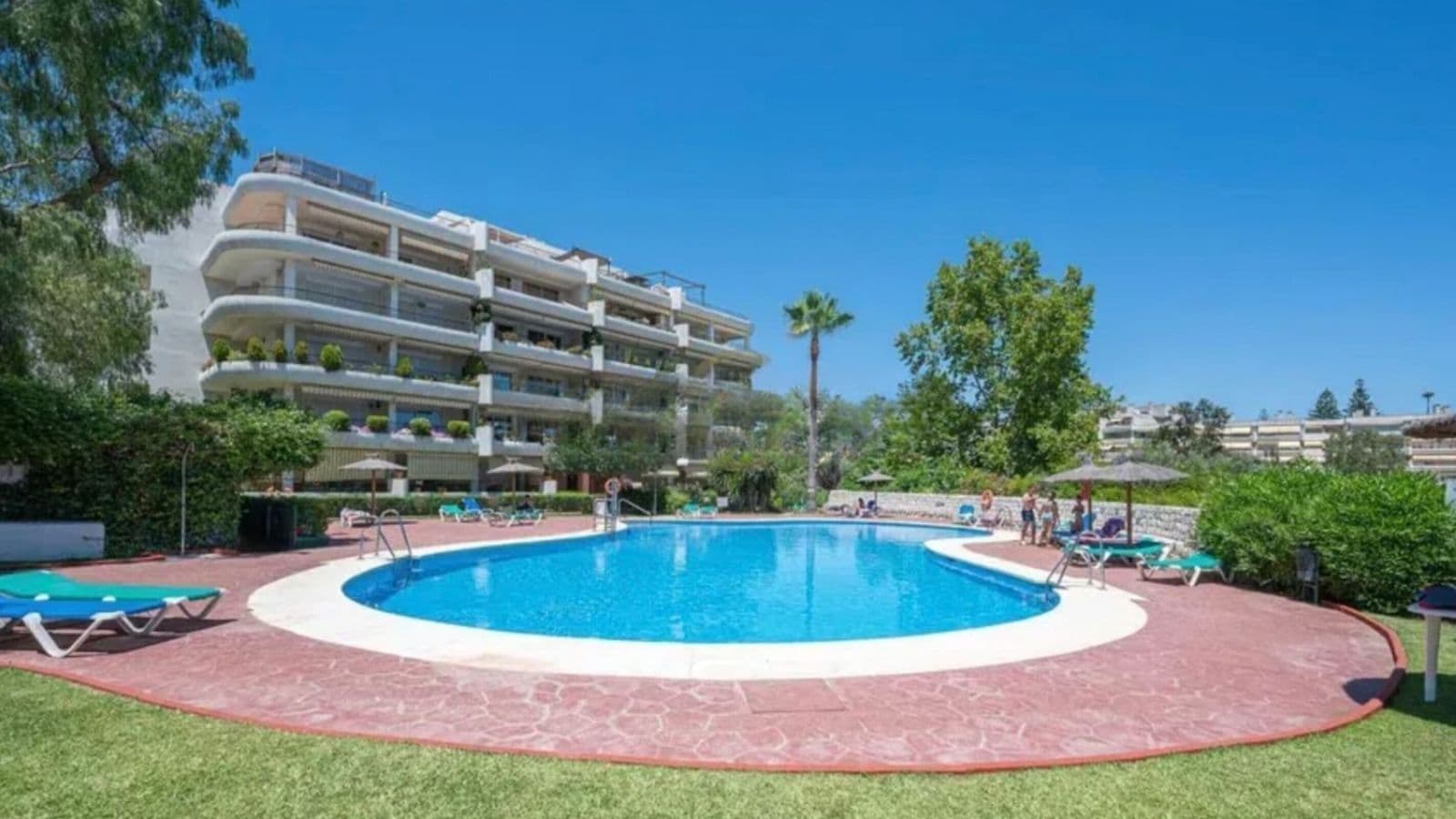 Middle Floor Apartment in Guadalmina Alta, Marbella