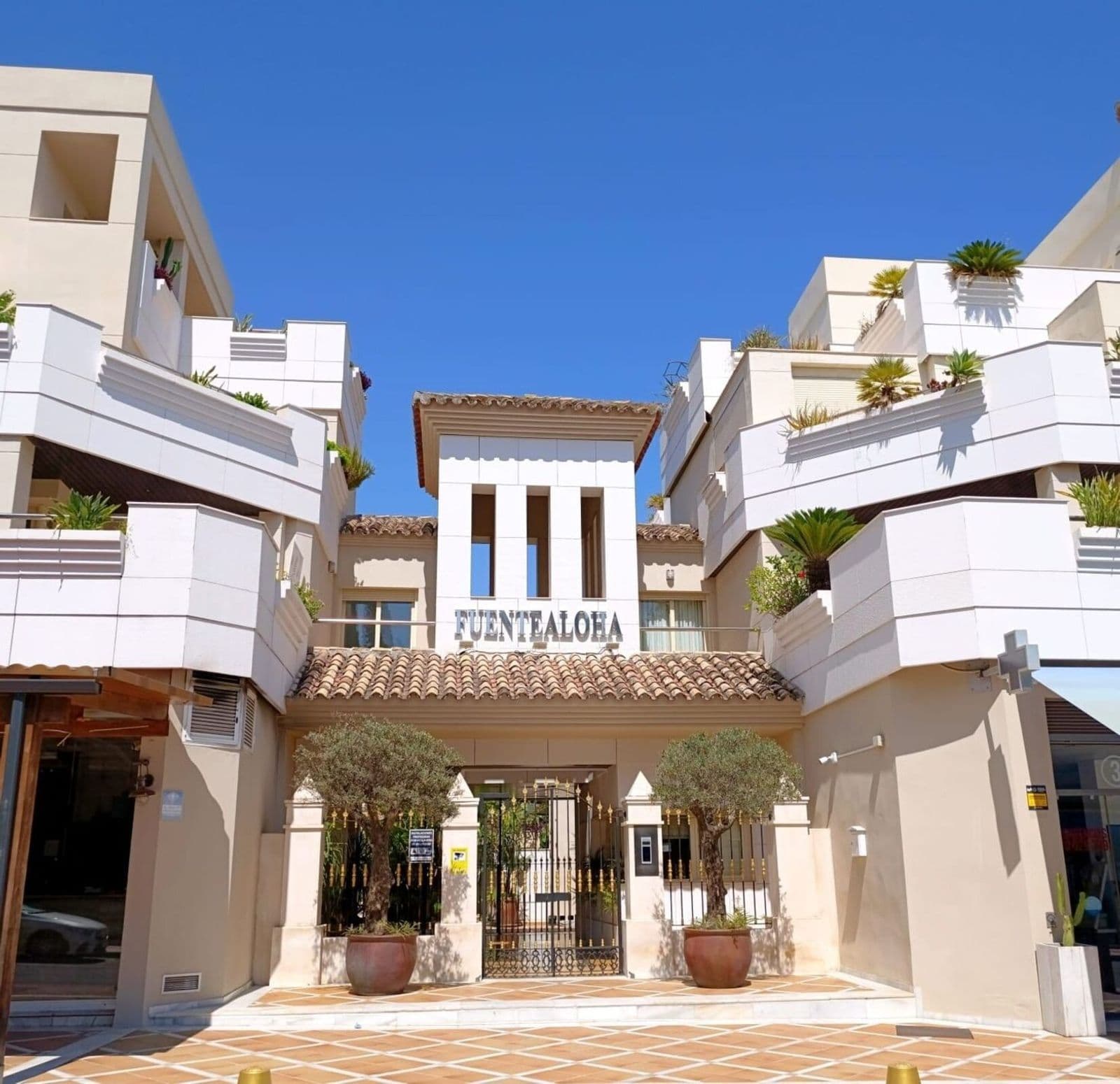 Middle Floor Apartment in Nueva Andalucía, Nueva Andalucía