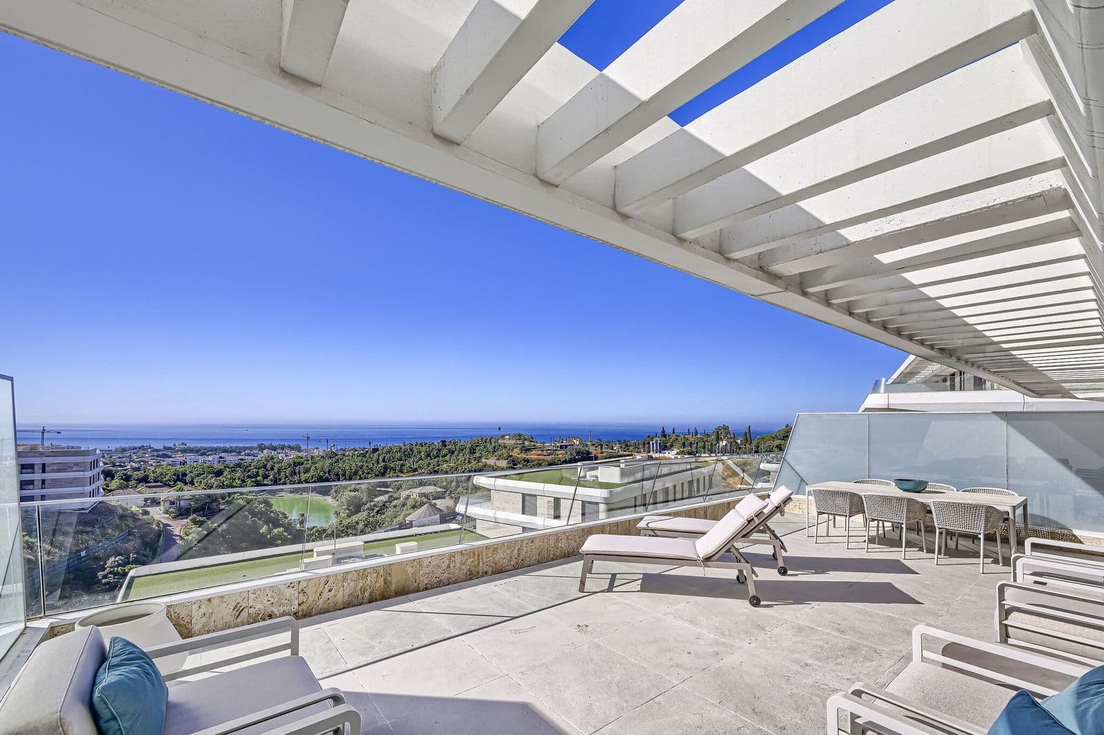 Middle Floor Apartment in Estepona, Estepona