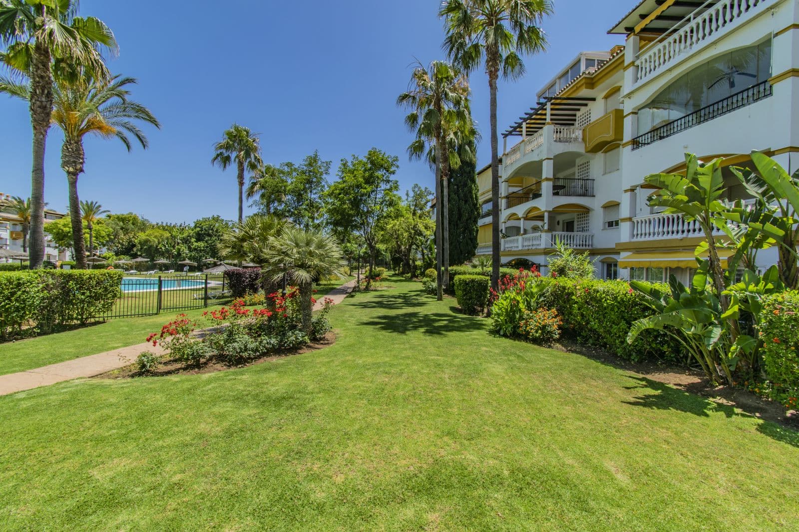 Middle Floor Apartment in Nueva Andalucía, Nueva Andalucía