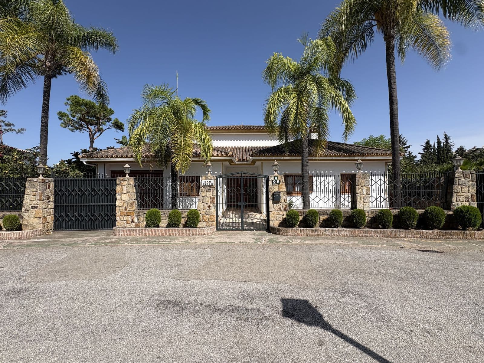 Detached Villa in Nueva Andalucía, Nueva Andalucía