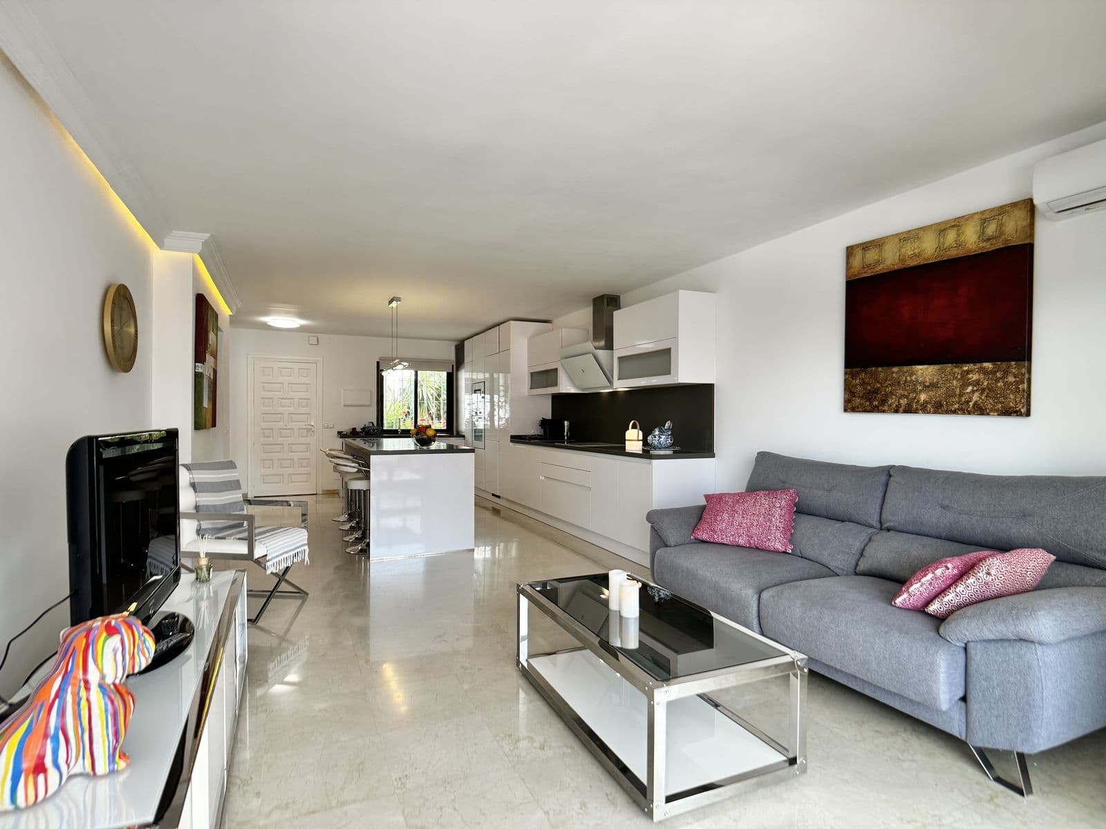 Middle Floor Apartment in Nueva Andalucía, Nueva Andalucía