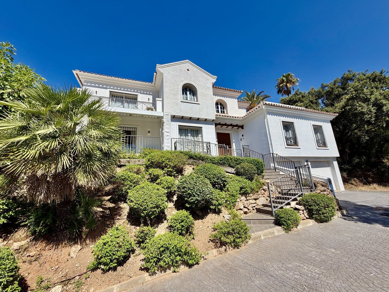 Detached Villa in El Rosario, Marbella East