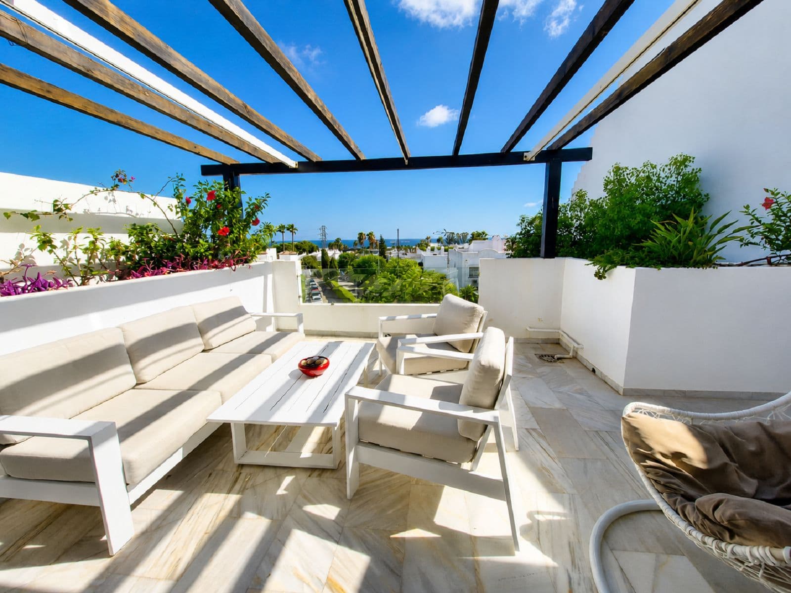Middle Floor Apartment in Bel Air, Estepona