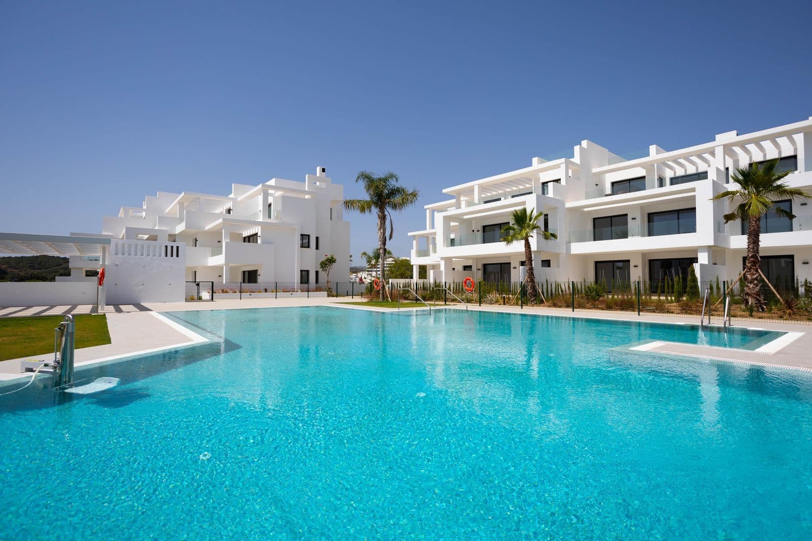 Middle Floor Apartment in Estepona, Estepona