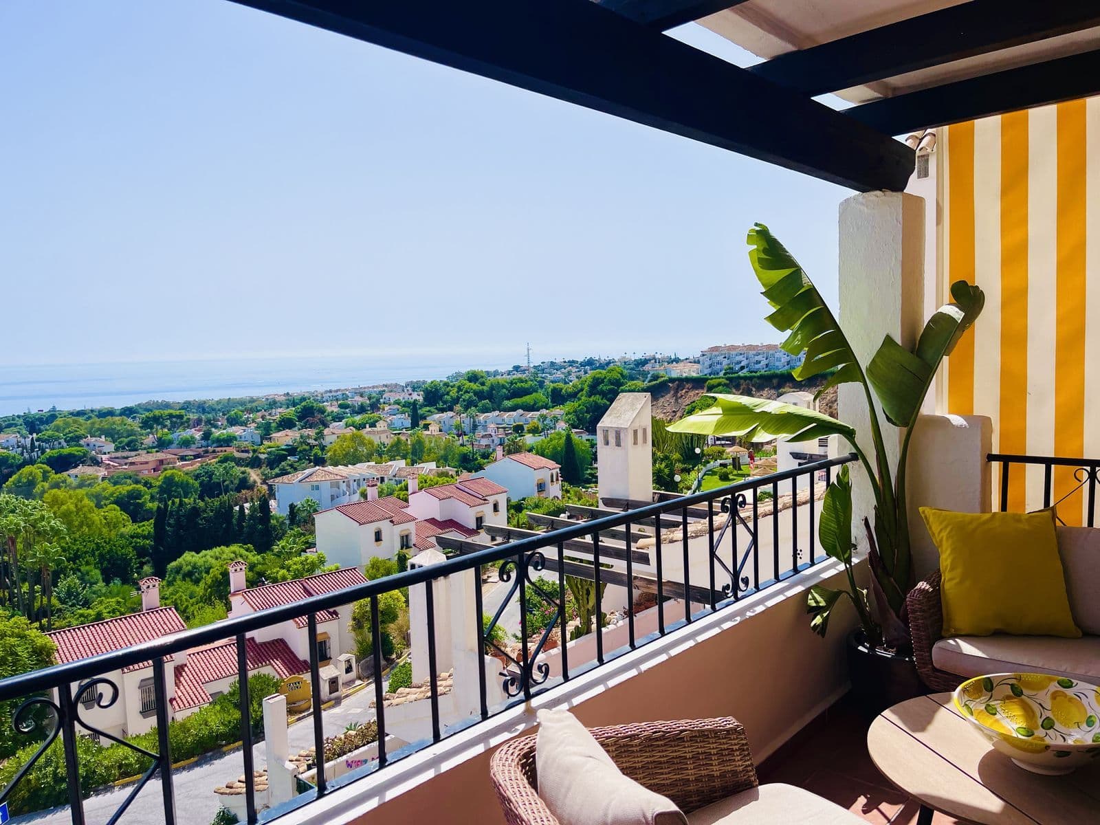 Middle Floor Apartment in Calahonda, Mijas