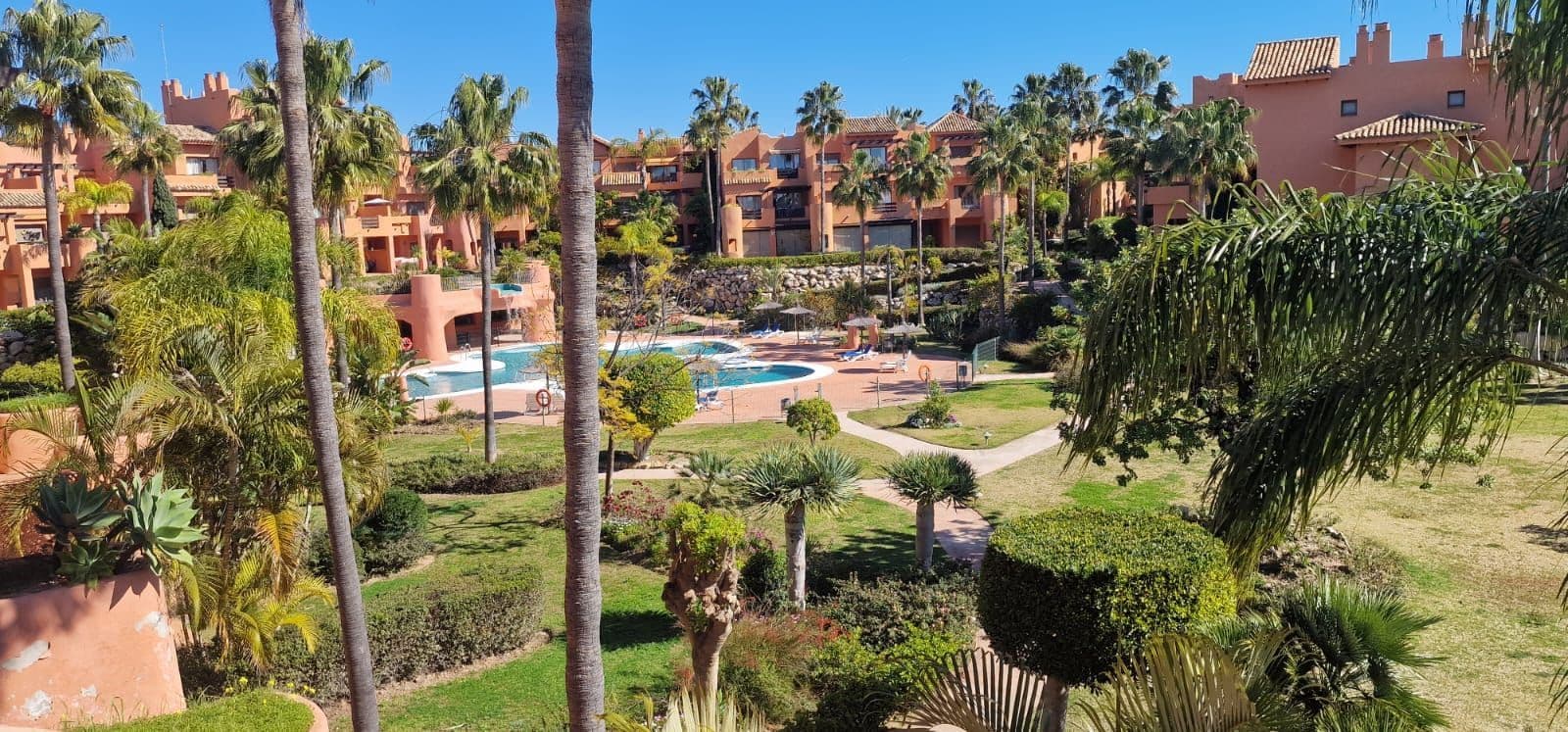 Top Floor Apartment in New Golden Mile, Estepona