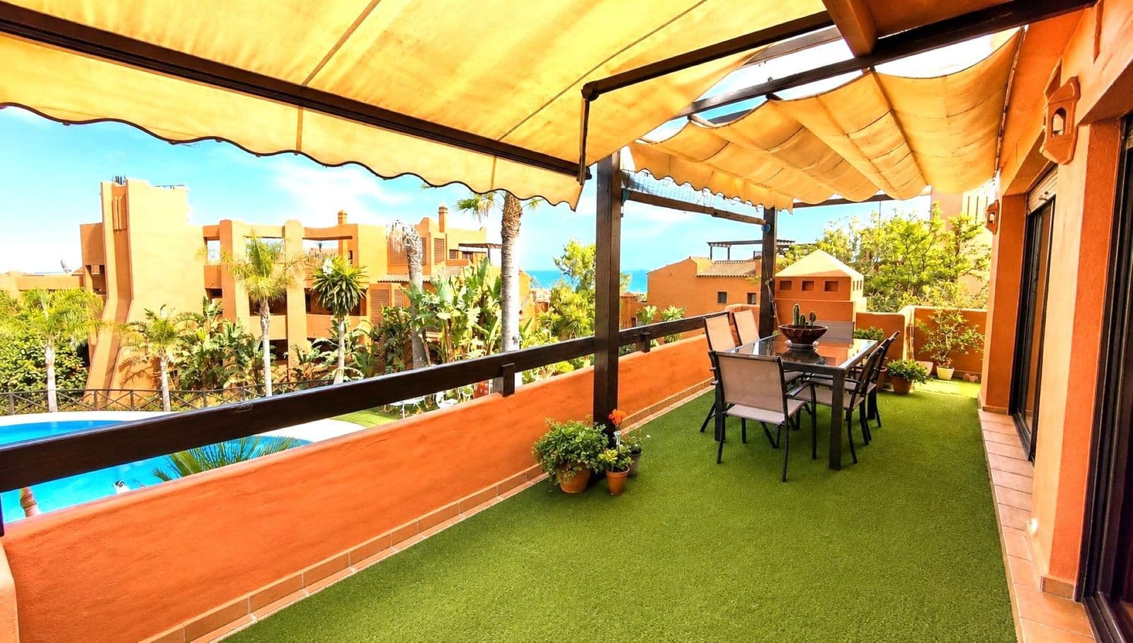 Middle Floor Apartment in Estepona, Estepona