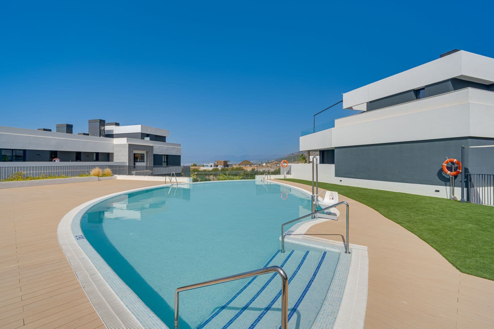 Middle Floor Apartment in Altos de los Monteros, Marbella East