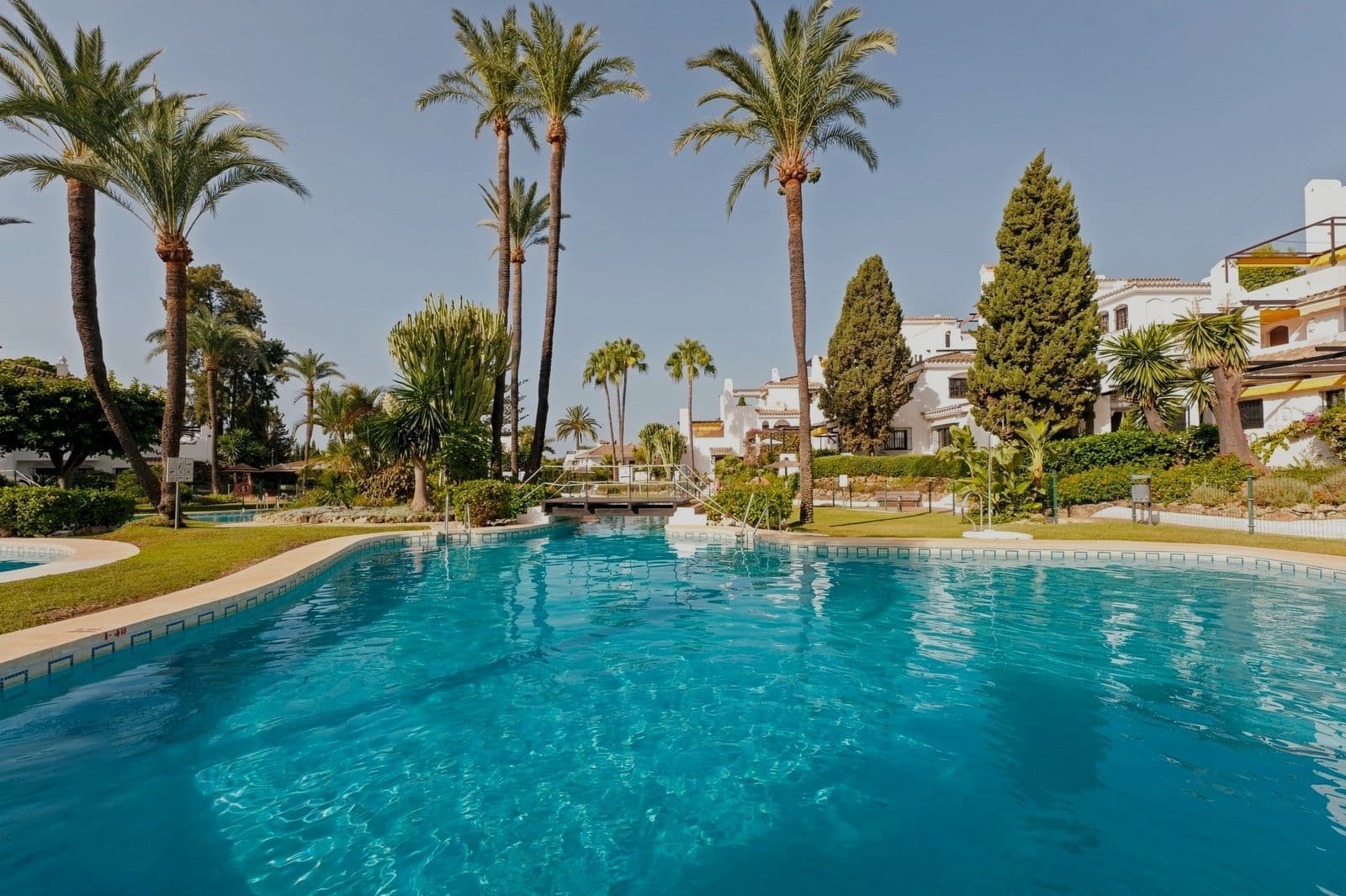 Middle Floor Apartment in Nueva Andalucía, Nueva Andalucía