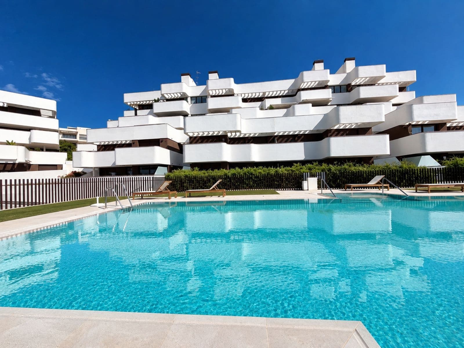 Middle Floor Apartment in Estepona, Estepona