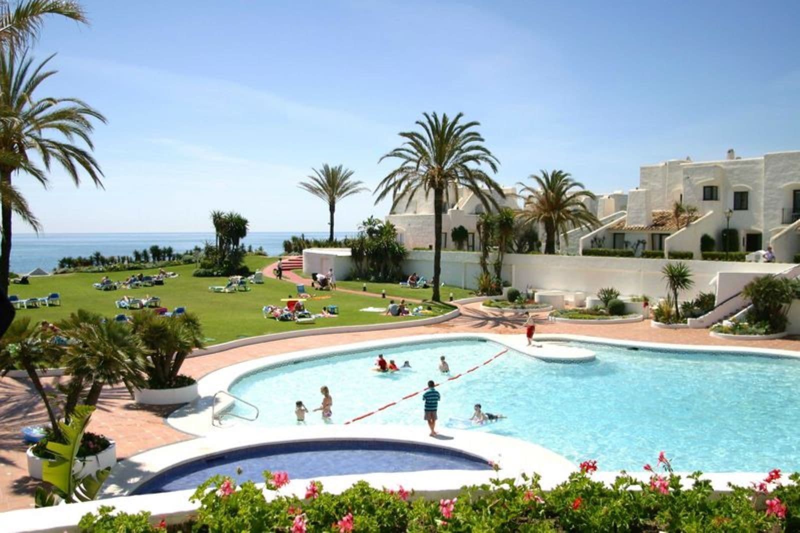 Duplex in New Golden Mile, Estepona