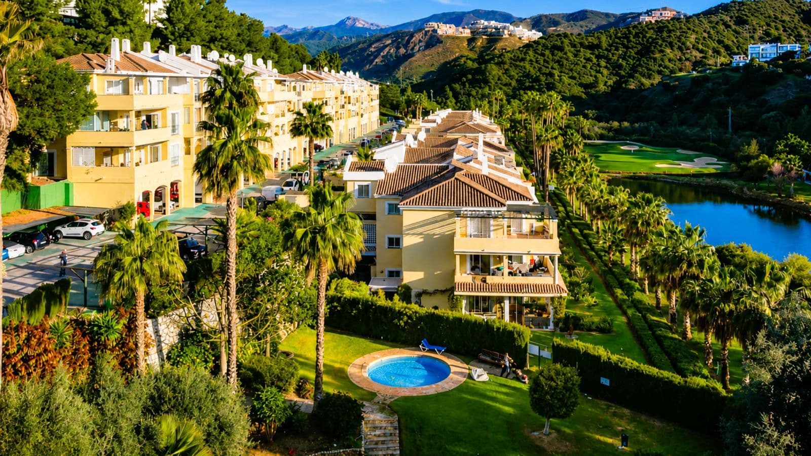 Middle Floor Apartment in La Quinta, Benahavís