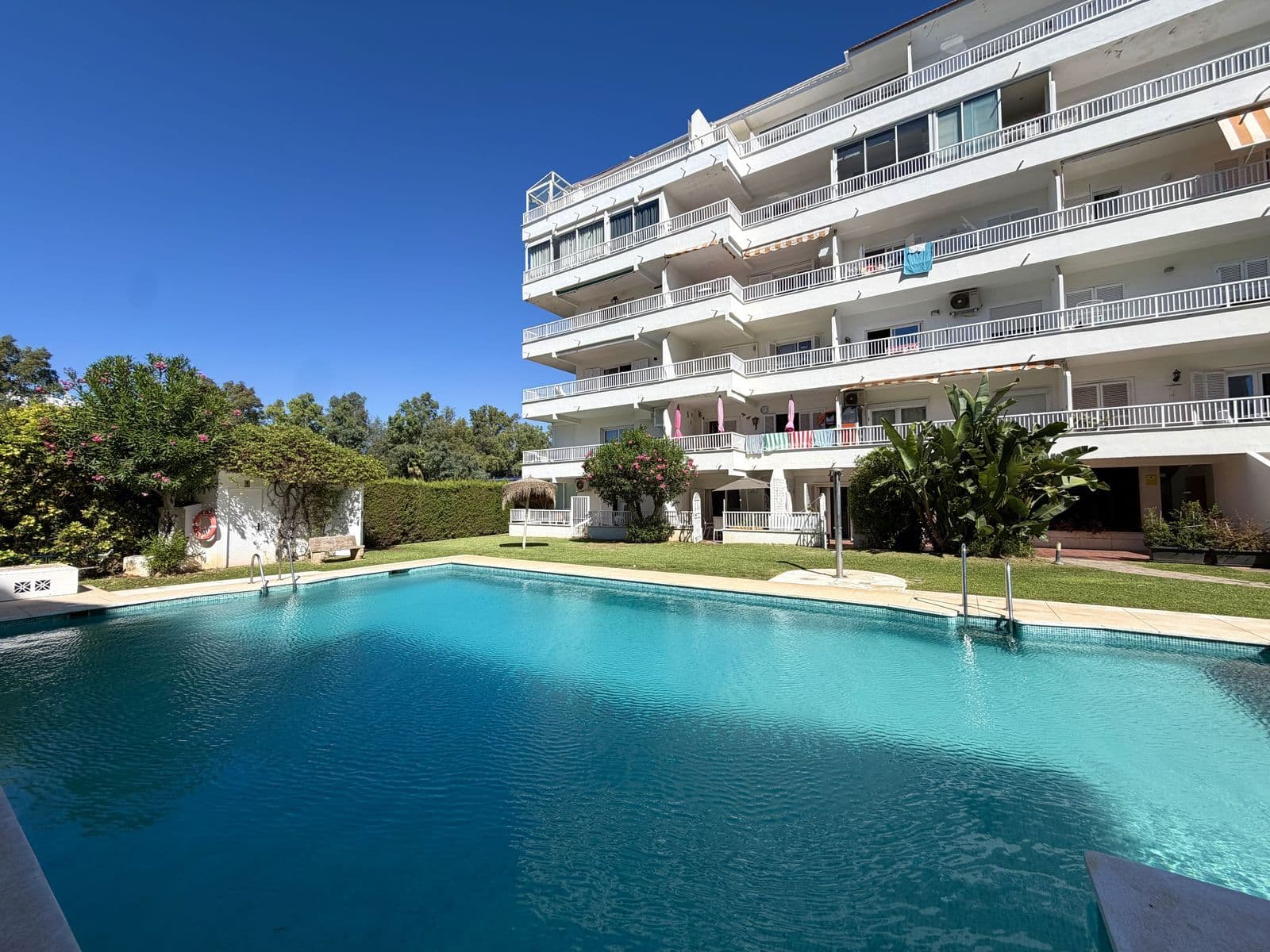 Middle Floor Apartment in The Golden Mile, Marbella