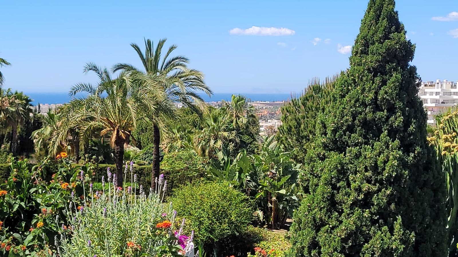 Middle Floor Apartment in The Golden Mile, Marbella