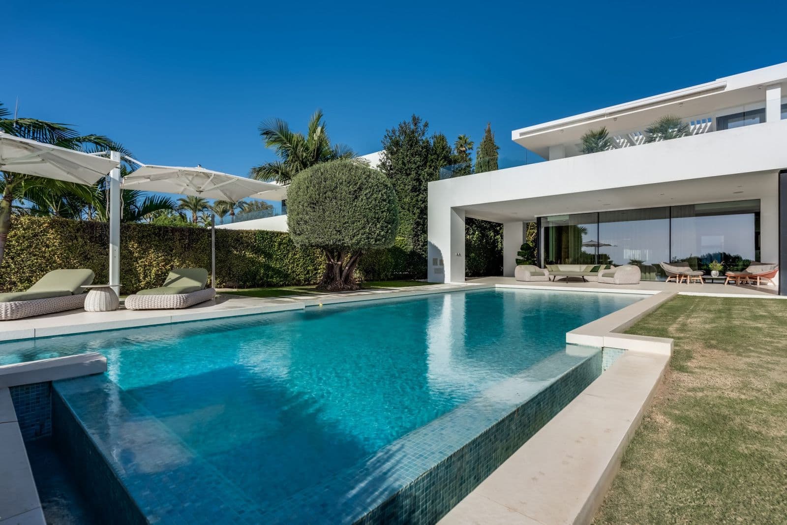 Detached Villa in The Golden Mile, Marbella