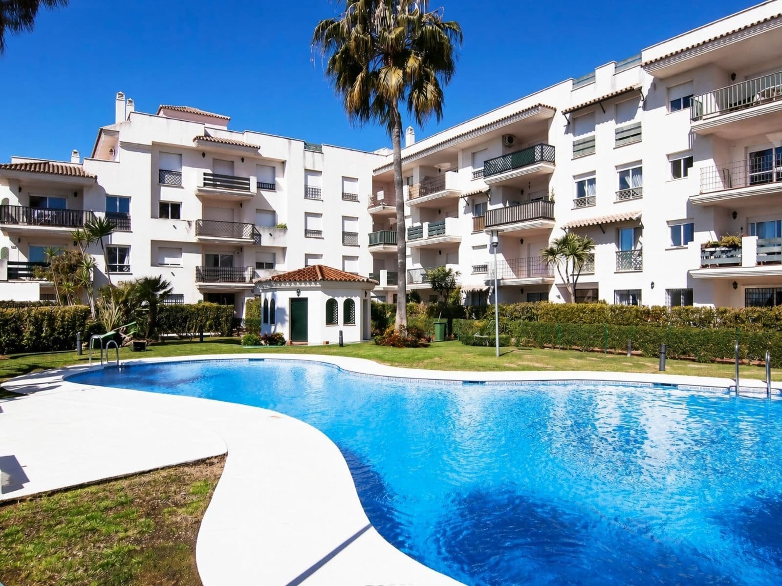 Middle Floor Apartment in Nueva Andalucía, Nueva Andalucía