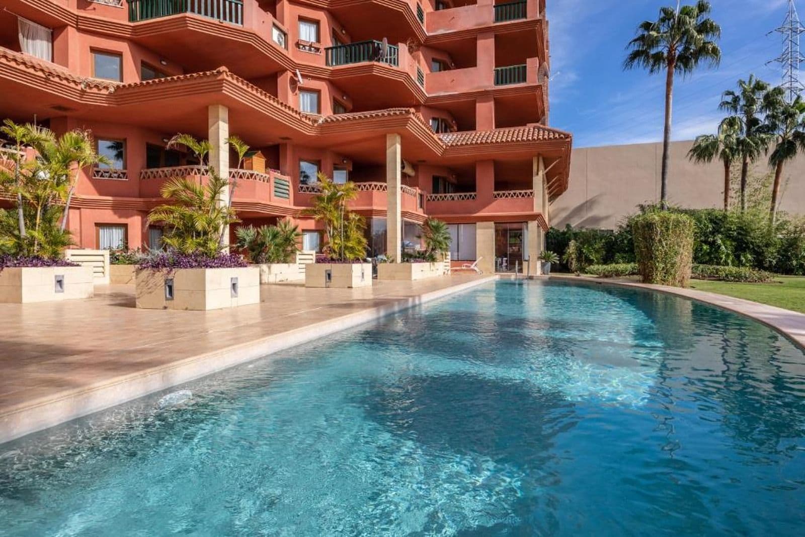 Middle Floor Apartment in Benalmadena, Benalmádena