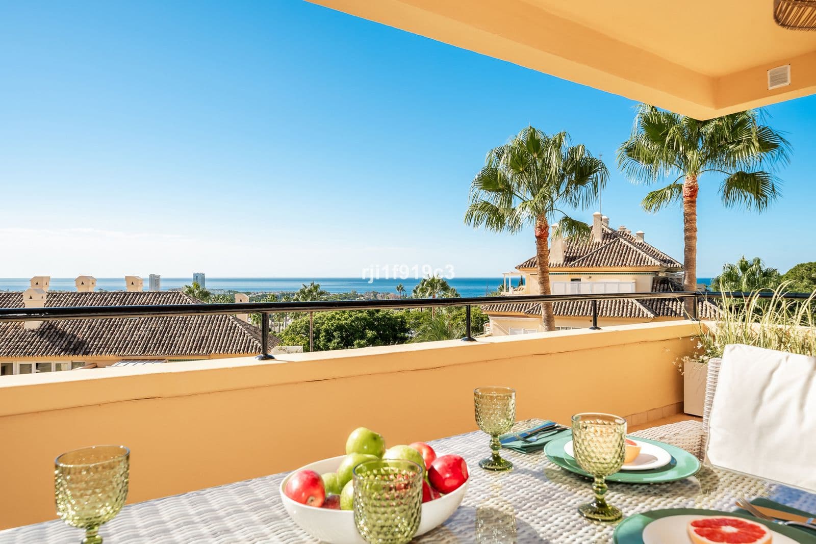 Middle Floor Apartment in Elviria, Marbella East