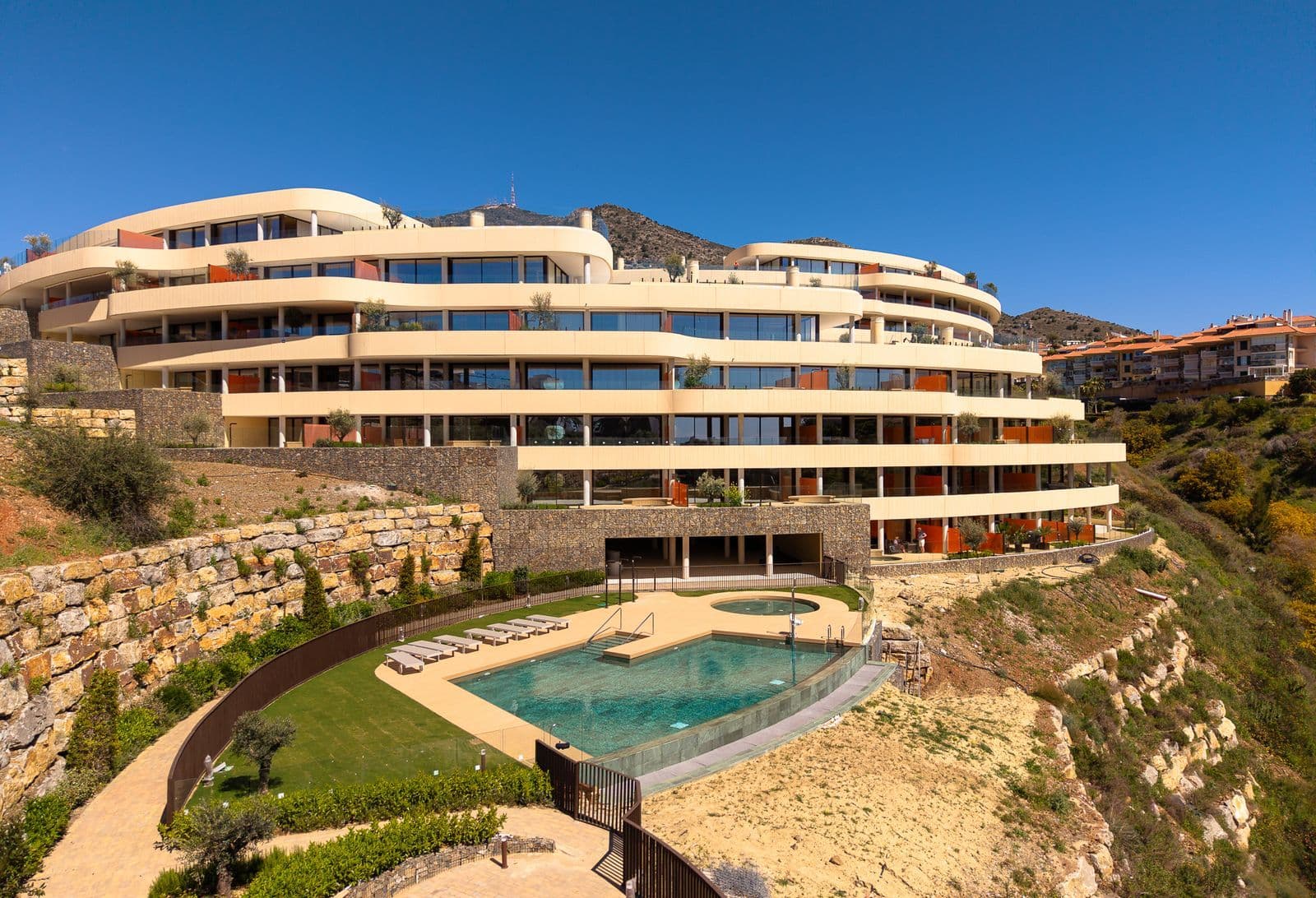 Middle Floor Apartment in Fuengirola, Fuengirola