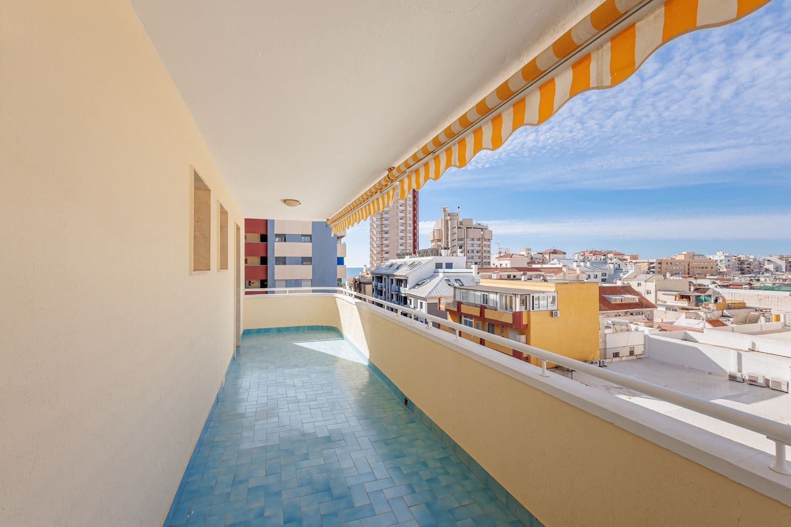 Middle Floor Apartment in Fuengirola, Fuengirola