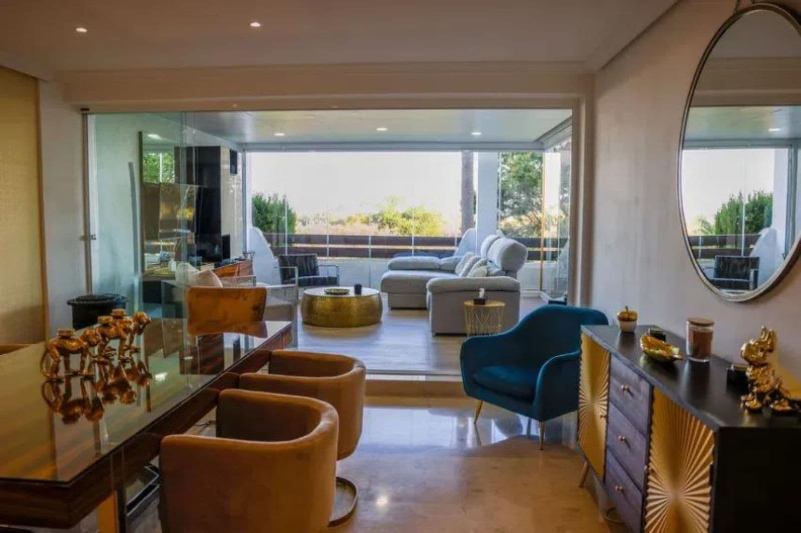 Middle Floor Apartment in Selwo, Estepona