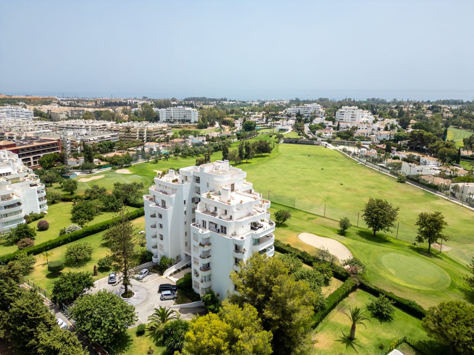 Middle Floor Apartment in Guadalmina Alta, Marbella